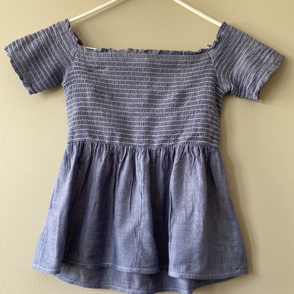 Old Navy Off the Shoulder Shirred Top - Picture 3 of 8